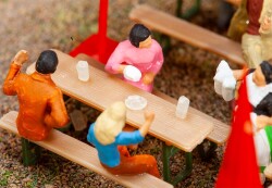 Faller 180995 - H0 60 Bierkr&uuml;ge und 40 Aschenbecher