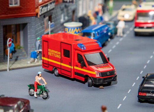 Faller 161434 - VW Crafter Feuerwehr-Rettung