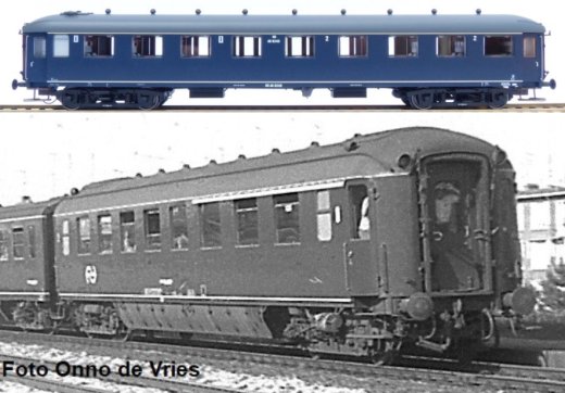 Exact-Train EX10050 - H0 NS AB7374 Plan K (Originalversion ( Ohne 1 Klasse Linie)) und AB6240 Berlinerblau (Set)