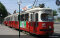 Arnold HN2602D - N Stra&szlig;enbahn, Typ DUEWAG GT6, Version Wien in rot/wei&szlig;er Farbgebung, Ep. IV-V, mit DCC-Decoder