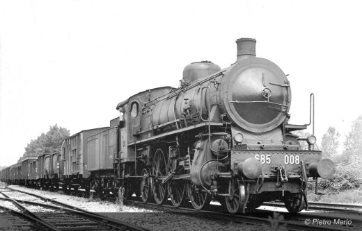 Rivarossi HR2915 - H0 FS, Schleppdampflokomotive mit Schlepptender Gr. 685, 1. Serie, mit kurzem Kessel und elektrischen Lampen, Ep. III