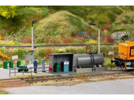 Auhagen 11469 - H0 Kleinlok-Tankstelle