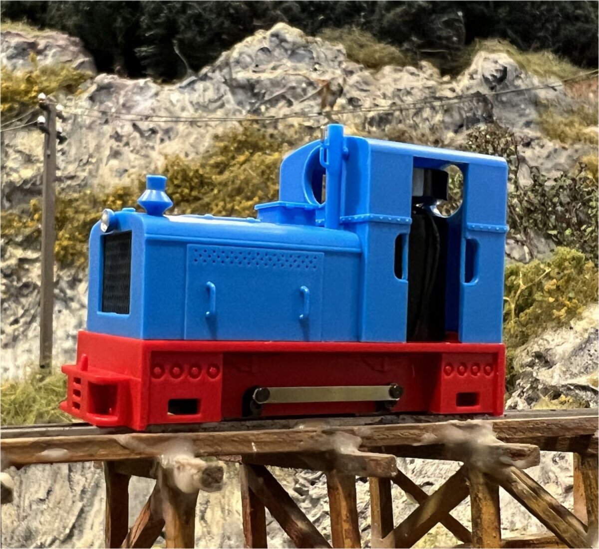 Minitrains 2091 - H0e Deutz Diesellok OMZ 122, blau, 144,90