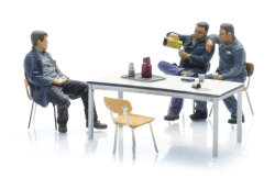 Artitec 5870084 - H0 Fertigmodell Stahlarbeiter - Mittagspause (3x)