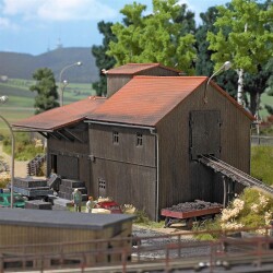 Busch 1541 - H0      Torfwerk mit Rampe