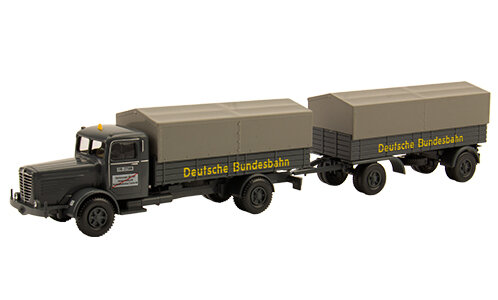 Brekina PMS 252850 - H0 Set Edition Deutsche Bundesbahn Nr. 7 B&uuml;ssing 8000 Pritschenlastzug
