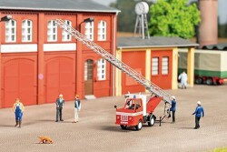 Auhagen 41686 - H0 Multicar M22 Feuerwehr Drehleiter