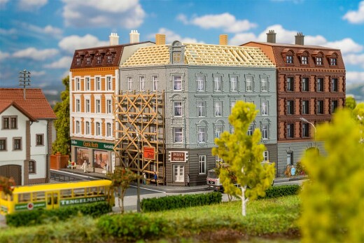 Faller 232166 - N Stadteckhaus im Umbau