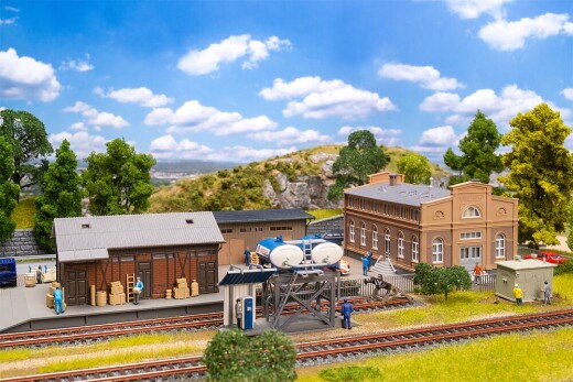 Faller 190088 - H0 Aktions-Set G&uuml;terumschlag