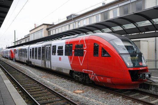 Piko 52077 - Dieseltriebwg. Desiro Saarlandbahn DB AG VI + DSS 8pol.