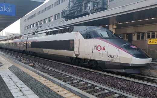 Jouef HJ2382S - H0 SNCF, 4-tlg. Grundset des Hochgeschwindigkeitszug TGV R&eacute;seau (Dreisystemvariante) InOui &bdquo;Mailand&ndash;Turin&ndash;Lyon&ndash;Paris&rdquo;, mit Multiprotokoll-Sounddecoder