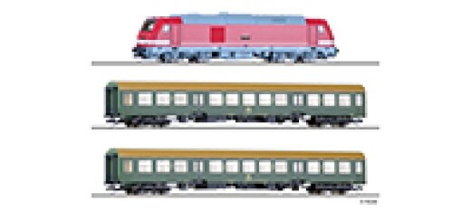 Tillig 01504 - TT Einsteiger-Set: Reisezug der DR, bestehend aus Diesellokomotive &bdquo;TRAXX&ldquo; und zwei Reisezugwagen 2. Klasse, Bauart Halberstadt, Ep. IV