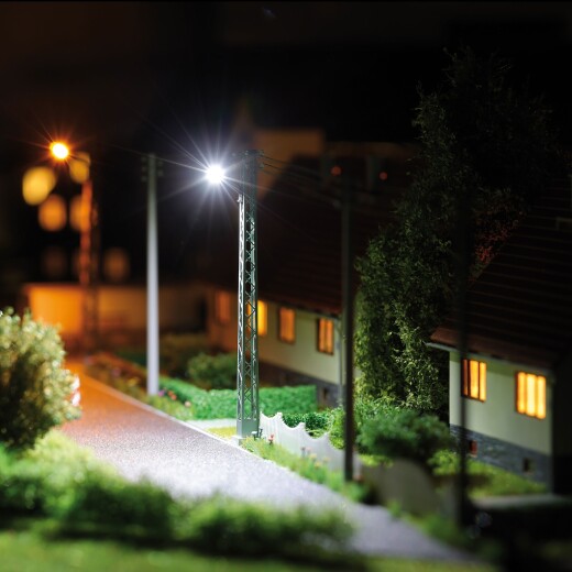 Busch 8727 - Gittermastleuchte wei&szlig; oval T