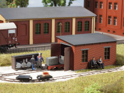 Auhagen 41708 - H0 Feldbahnlokschuppen mit Tank
