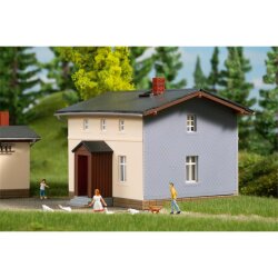 Auhagen 11457 - H0 Bahnw&auml;rterwohnhaus mit Neben