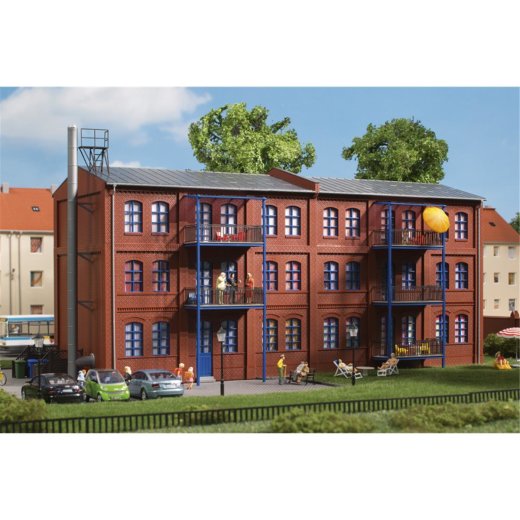 Auhagen 11450 - H0 Wohnhaus August-Hagen-Str. 1